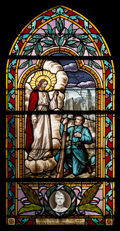 Ensemble de 6 verrières (vitrail tableau) : Apparition du Christ à sainte Marguerite-Marie Alacoque, apparition de la Vierge à Bernadette Soubirous, Assomption, Christ bénit un soldat (le), soldat tombant devant un Christ en croix, Christ bénit un soldat mourant (baies 5 à 10)