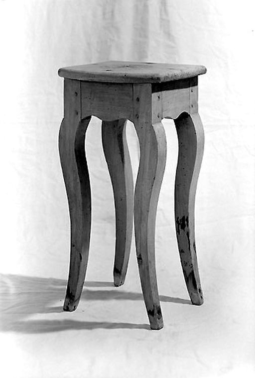 Tabouret d'enfant de choeur