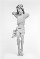 Statue (demi-nature) : Christ en croix