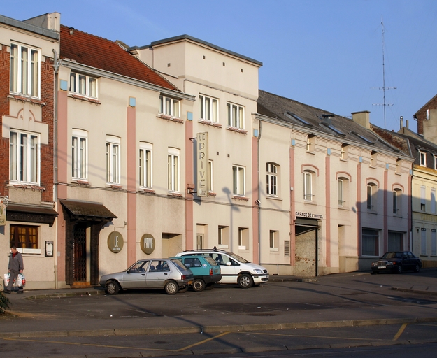 Ancienne brasserie Fouquier, puis Vermersch, puis Wargny-Guyelle, puis Vandenbrock dite Brasseries Saint-Quentinoises, actuellement Hôtel de la Paix