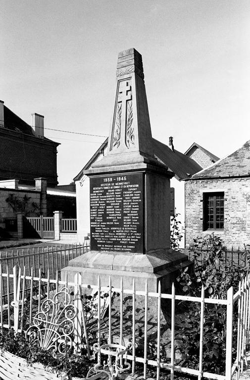 Monument aux Morts de la Guerre de 1939-1945 à Mennevret