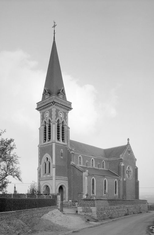 Eglise paroissiale et cimetière de l'Assomption-de la-Vierge de Porquéricourt