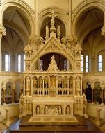 Autel, retable (maître-autel, retable à arcatures, retable architecturé à niche)