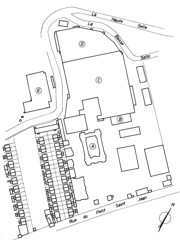 Ancien établissement thermal des eaux minérales du Petit-Saint-Jean, devenu filature de laine Gamand frères, puis Charles Gamand et fils, Gamand-Caziez et Cie, puis René Dewas-Requillart, puis tissage du Petit-Saint-Jean