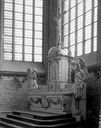 Ancien maître-autel dit de saint Jean-Baptiste (autel, tabernacle, trois statues, deux gradins d'autel)