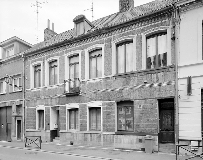 Maisons en série (série de 2 ?)