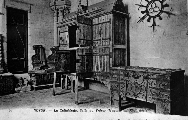 Armoire à reliquaires