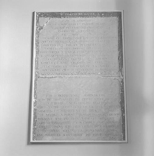 Plaque commémorative de Pilatre de Rozier et de Pierre Ange Romain.