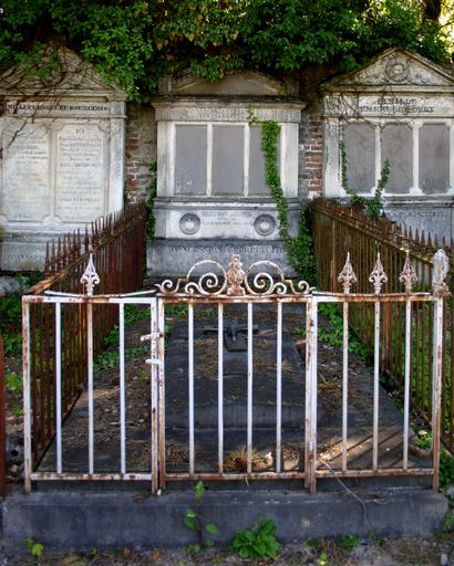 Tombeau (stèle funéraire) des familles Guibet et Roy