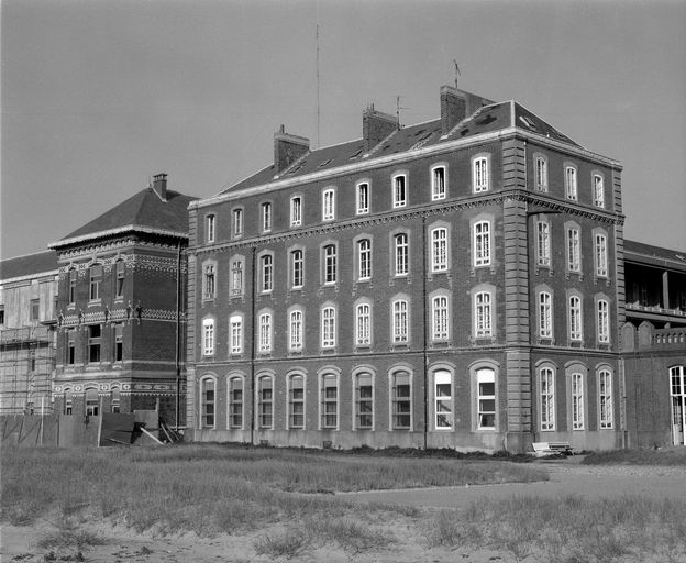 hôpital marin dit hôpital Napoléon, puis grand hôpital maritime