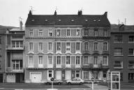 Série de trois maisons
