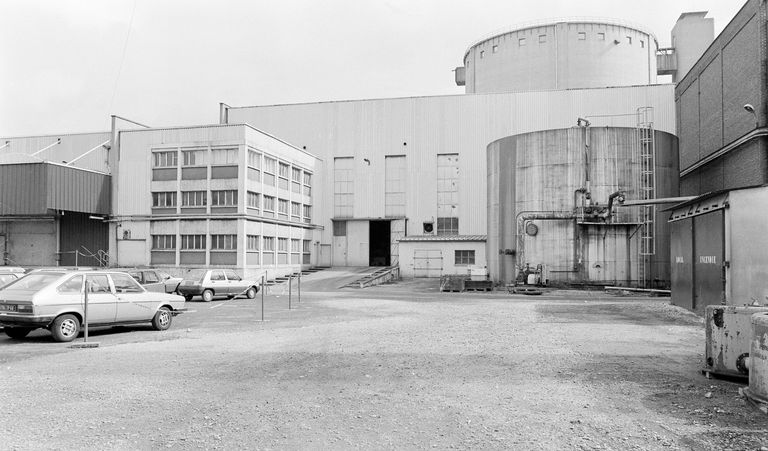 Sucrerie de betteraves Bullot et Cie, puis Hervaux et Cie, puis Boisseau et Cie, puis Duchêne et Cie, devenue sucrerie et distillerie Say, actuellement sucrerie de betteraves Tereos