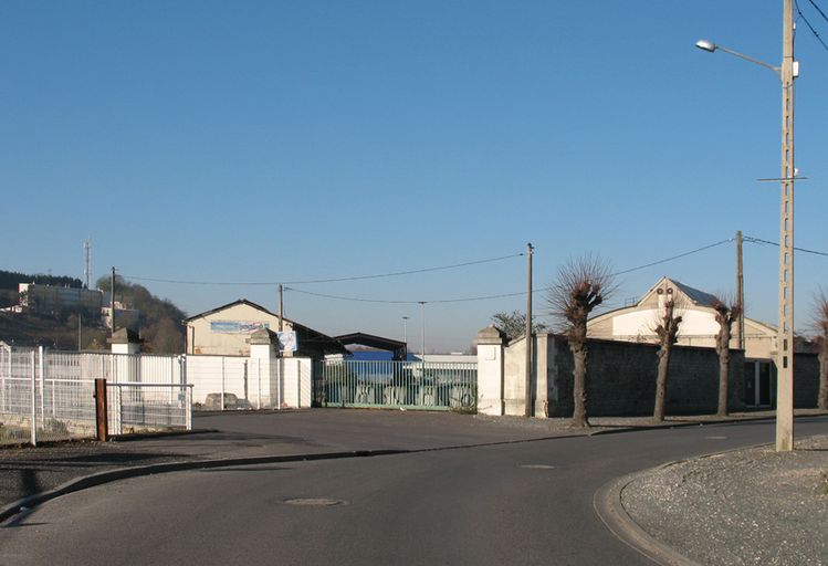 Ancien entrepôt industriel (classage de chiffons et triage des vieux métaux) Borg et Lévy, puis Vandrand et Capéran, puis usine de construction mécanique CIMA