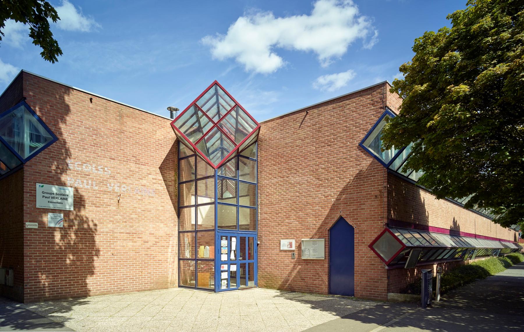 Le groupe scolaire Paul-Verlaine (quartier l'Hôtel-de-Ville).