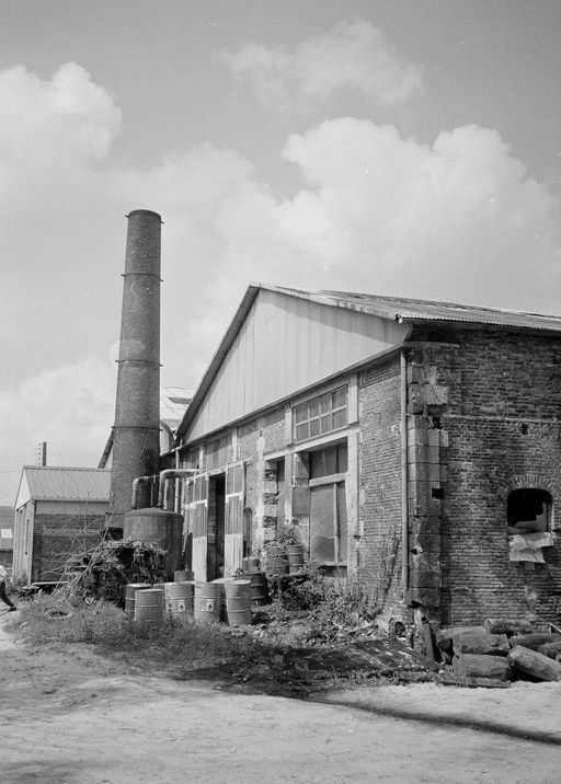 Ancienne scierie, dite caisserie Harmand-Fercot, puis Jean Valentin, devenue usine de matériel électroacoustique Electrotechnique moderne, puis AAC