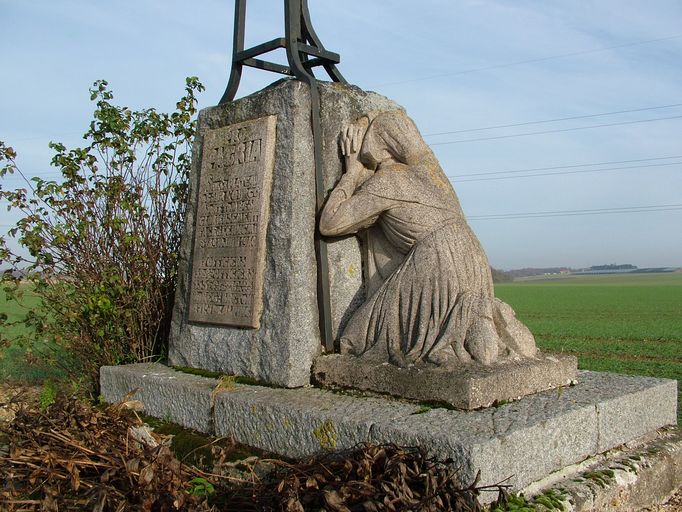 Statue (grandeur nature) : Pleureuse