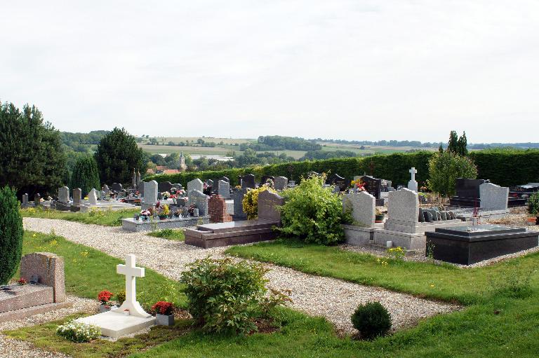 Ancienne église paroissiale Saint-Michel de Yaucourt et Bussus-Bussuel (détruit) et cimetière de Bussus-Bussuel