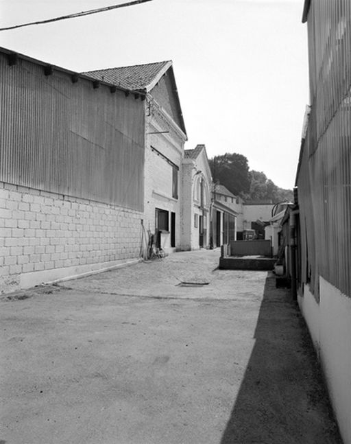 Ancienne sucrerie puis usine textile Dutocq Flament, puis tissage de jute Hubert Pouzet, puis Société Industrielle et Commerciale La Catiche (SICA), puis conserverie SICADA COMEVIAP (détruit)