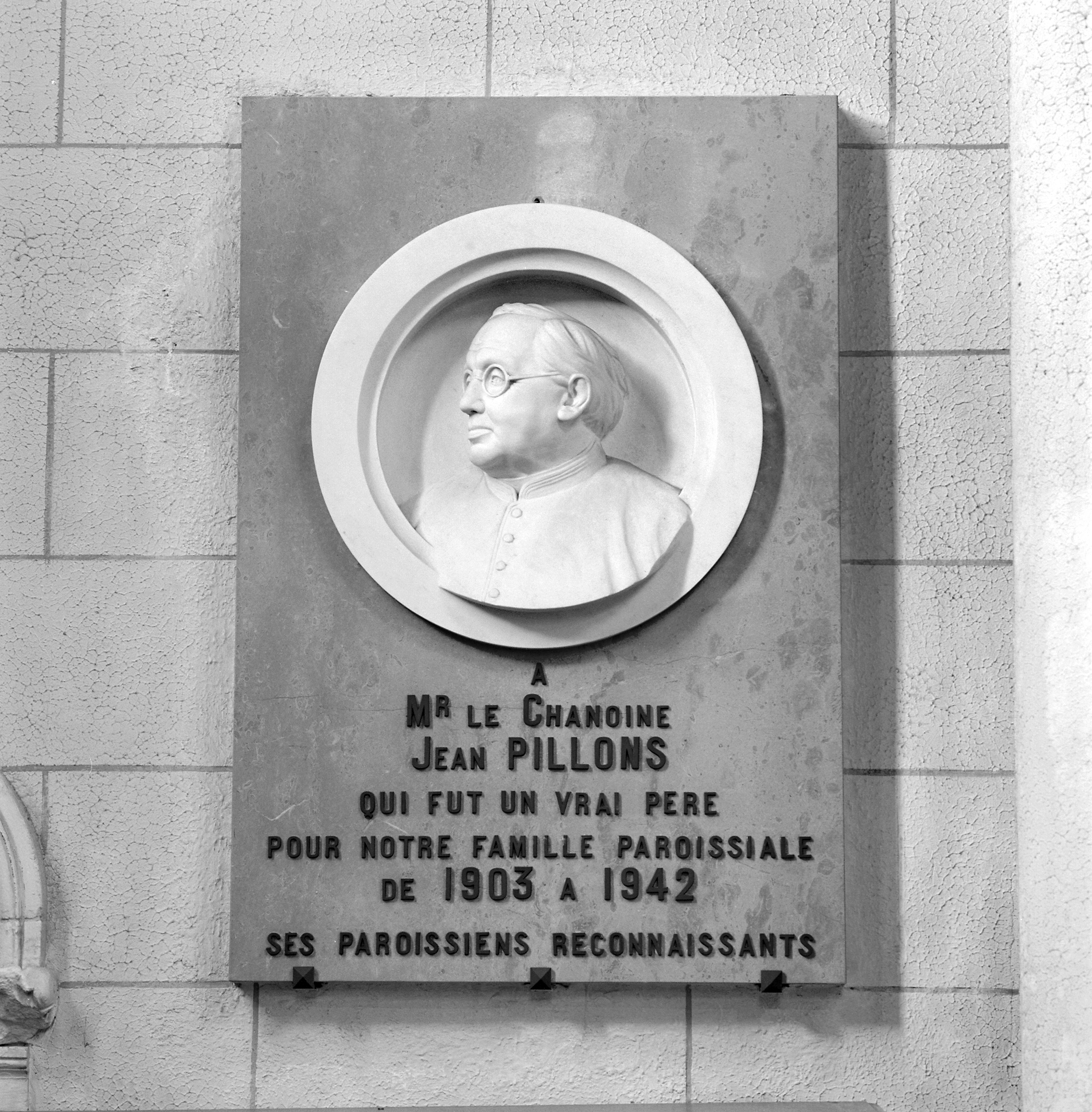 Monument commémoratif du chanoine Jean Pillons