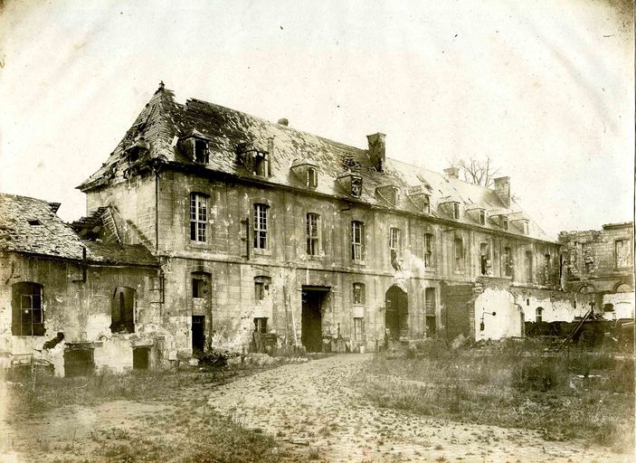 Ancienne abbaye cistercienne puis filature de coton et tissage de la Société des établissements d'Ourscamp, puis Compagnie d'Ourscamp, puis Société d´Ourscamp Mercier Meyer, puis Moritz et Cie