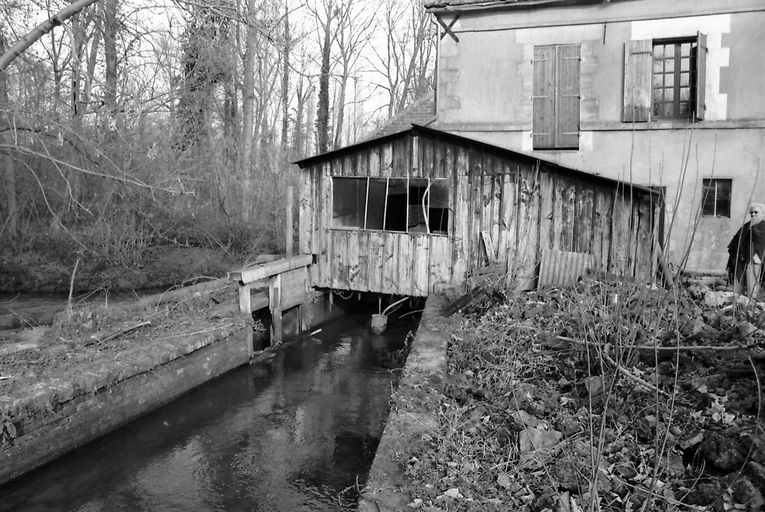 Ancien moulin à farine de Longueil, puis atelier de fabrication d'articles de mesure en bois Méry