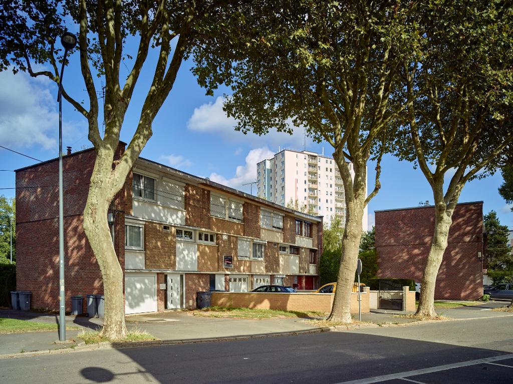 Grand ensemble La Résidence, avenue Claude-Debussy (Jean Vergnaud et Emmanuel Maes, 1958-1967).