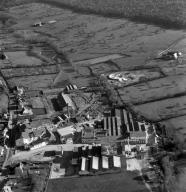 Ancienne beurrerie coopérative agricole de la Thiérache, devenue laiterie coopérative de la Thiérache, puis fromagerie industrielle dite Fromagerie du Nouvion, actuellement Les Fromagers de Thiérache