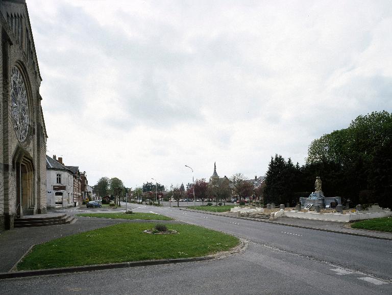 Place et avenue du Château de Chaulnes