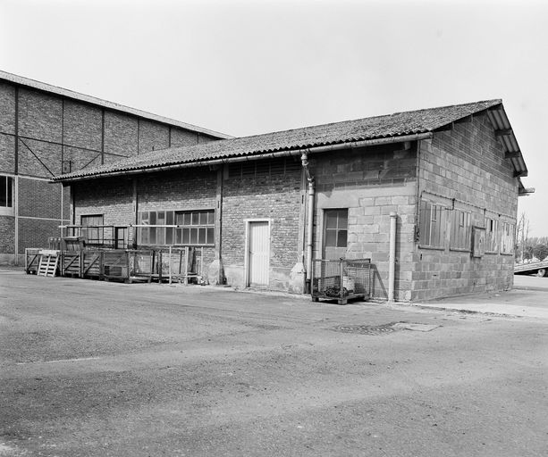 Ancienne usine de produits chimiques (usine de noir animal), dite Société des Colles et Gélatines Françaises, puis Rousselot