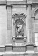 Deux statues (figure colossale) : Charlemagne, Napoléon Ier