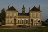 Mairie et ancienne école primaire de Colligis-Crandelain