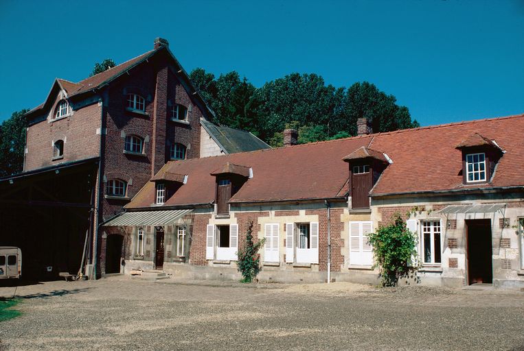 Ancien moulin à farine, dit du Chapitre ou de Dive-le-Franc, puis minoterie du Chapitre