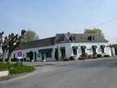 ancienne ferme et café à Favières, dit Café de la Place et Epicerie Gabert-Dezérable (restaurant La Clef des Champs)