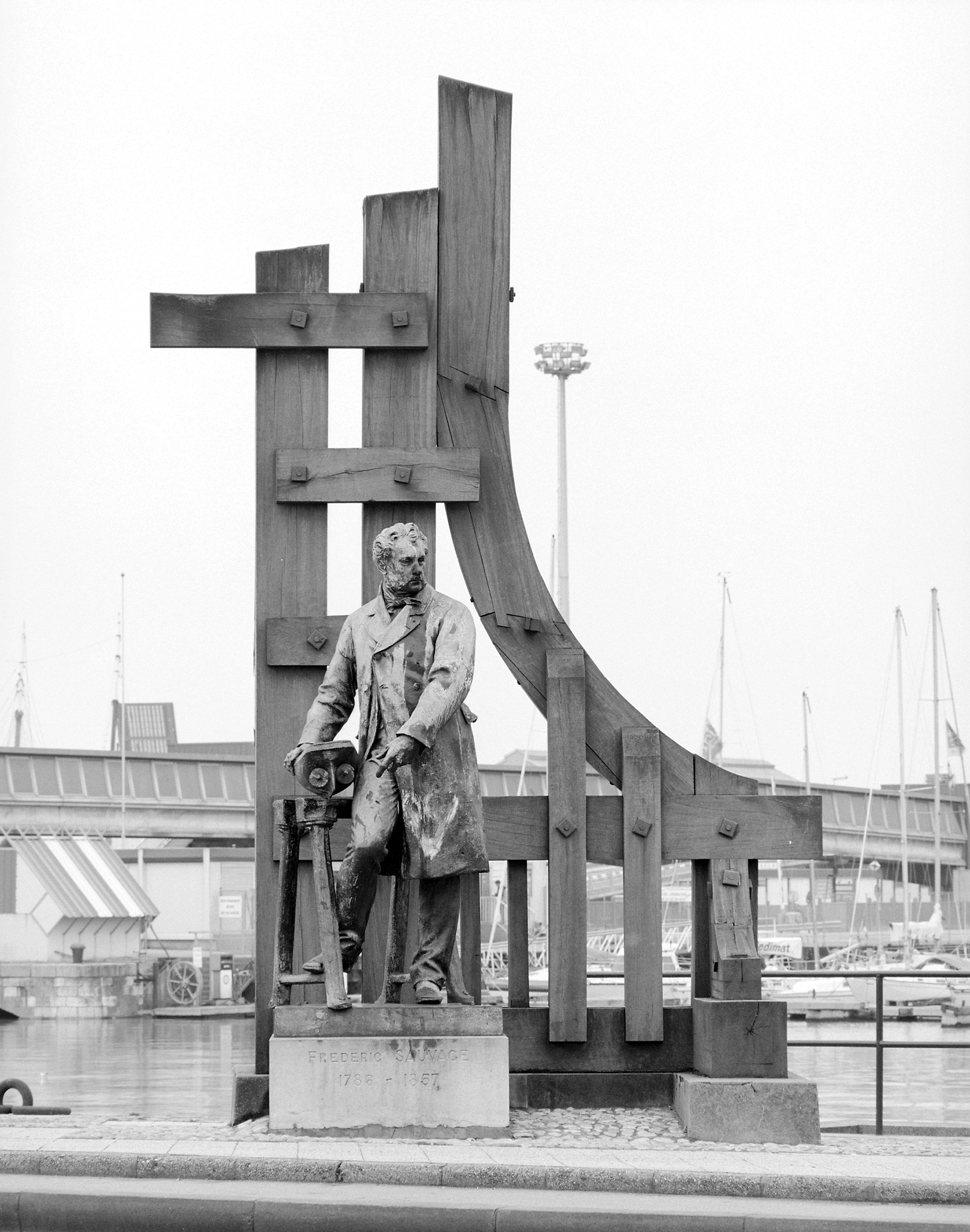 Monument de Frédéric Sauvage