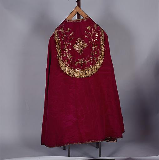 Chape (ornement rouge)