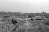 Ancien tissage de jute Richard, puis Roche Flament Loquet, puis Dumas Noirot et Leridais, puis Bernheim Frères et Cie, puis Société Industrielle et Commerciale La Catiche (SICA), devenue usine de matériel électrique Somelec