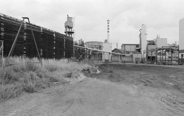 Sucrerie de betteraves Bullot et Cie, puis Hervaux et Cie, puis Boisseau et Cie, puis Duchêne et Cie, devenue sucrerie et distillerie Say, actuellement sucrerie de betteraves Tereos