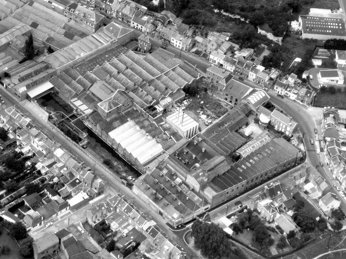 Anciens établissements Mouret (teinturerie et tissage) et Dupetit, devenue usine de teinturerie et d'apprêts Dupetit, Cocquel & Dupetit, puis Doulet (détruit)