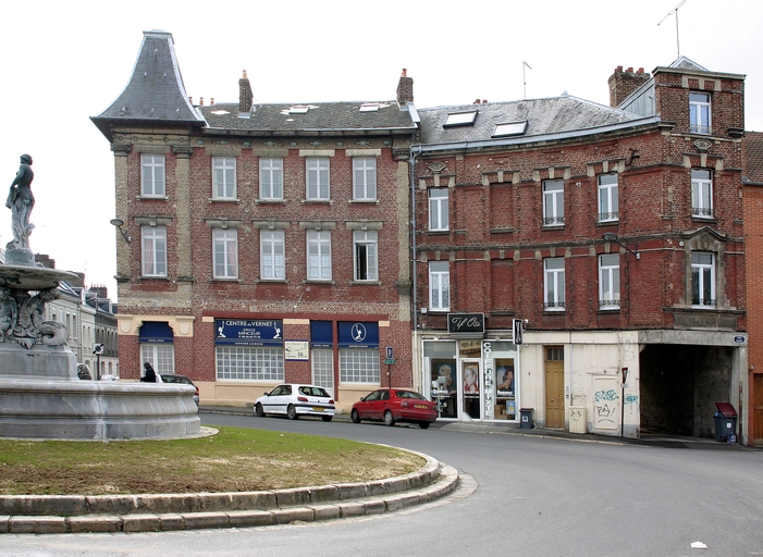 Ancien tissage de tulle Crapier et tissage de linge damassé Dollé, brasserie de l'Union Saint-Quentinoise, puis brasserie, malterie, usine à glace et cidrerie Cacheux (vestiges)