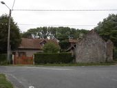 Ancienne ferme et café à Pendé