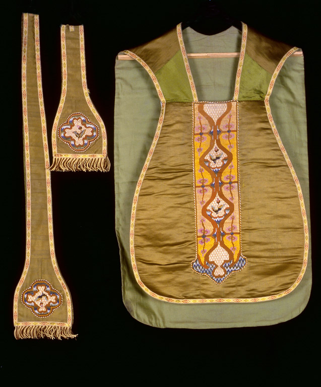 Chasuble, étole, manipule et voile de calice (ornement vert)