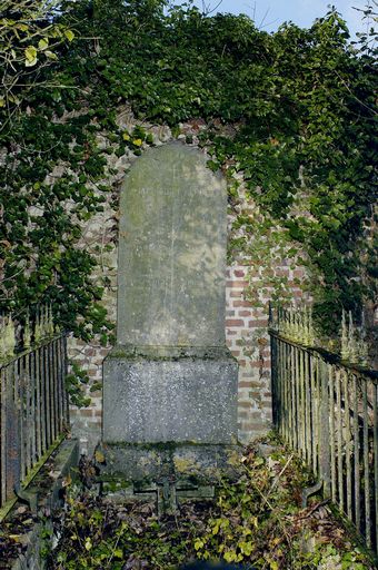 Tombeau (stèle funéraire) des familles Herbet-Dupuis et Acloque-Herbet