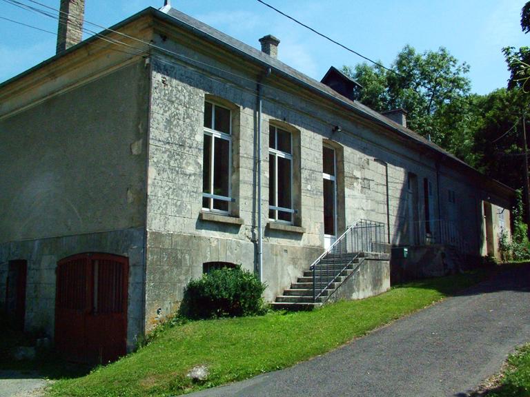 Ancienne école primaire, puis école primaire et mairie de Dhuizel (actuellement mairie et logement)