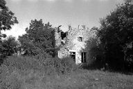 Ancienne ferme fortifiée à Any-Martin-Rieux (vestiges)