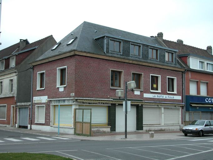 Immeuble avec boutique