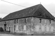 Ancienne ferme, actuellement entrepôt agricole