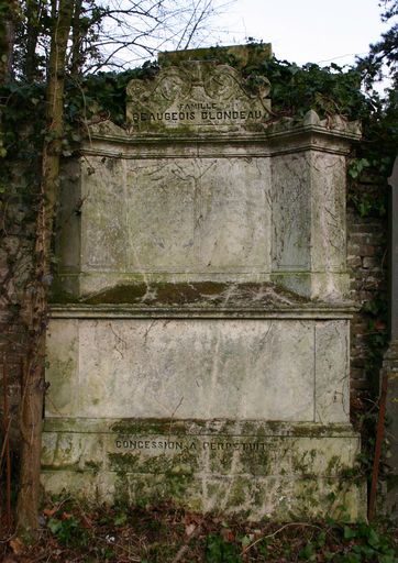 Tombeau (stèle funéraire) de la famille Beaugeois-Blondeau