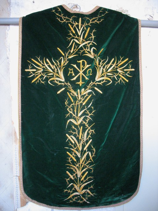 Ensemble : chasuble et deux dalmatiques (ornement vert)