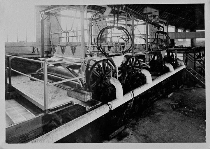 Ancienne manufacture de colle de Ribécourt, puis Compagnie Centrale Rousselot, puis SA Rousselot Colles, puis usine de produits chimiques CECA Elf Aquitaine, puis Atofindley
