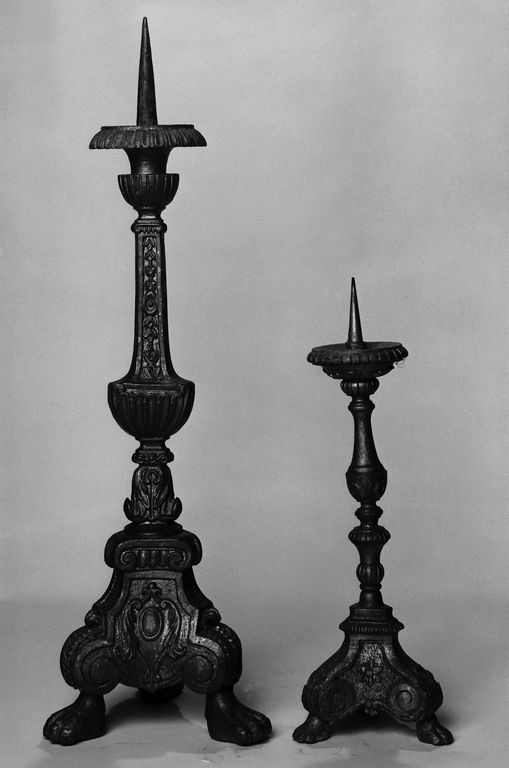 Série de quatre chandeliers d'autel